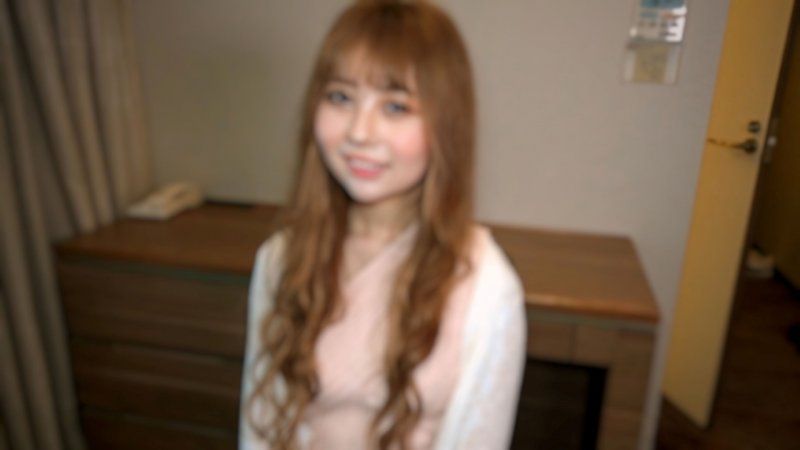 【無】乍看之下感覺很強勢,但一開口聲音卻超可愛的辣妹！超喜歡色色的事,聽說在各種地方都做過很多次！笑　吞精　內射　※特典高畫質